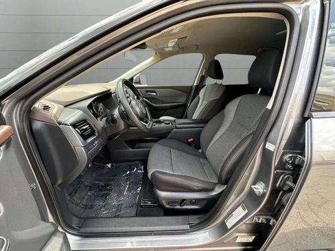 Used 2021 Nissan Rogue SV image 37