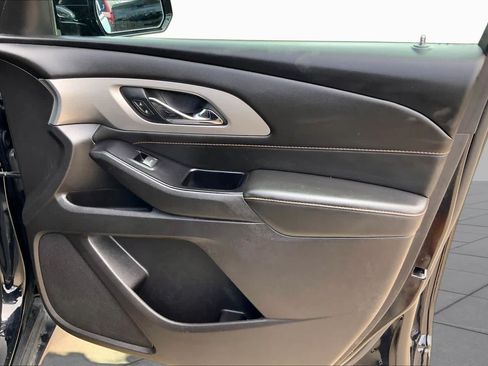 Used 2019 Chevrolet Traverse LT FWD image 23