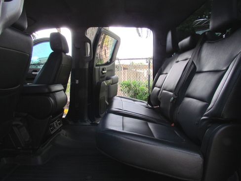 Used 2020 GMC Sierra 1500 SLE w/ SLE Value Package image 21