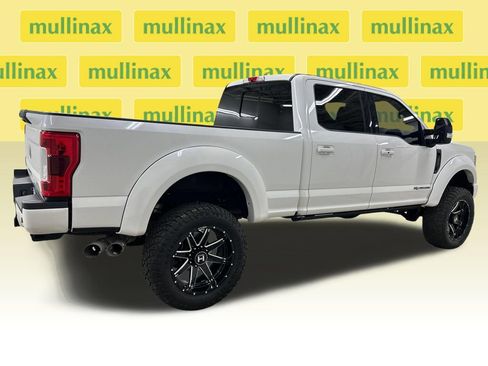 Used 2019 Ford F350 Lariat w/ Lariat Ultimate Package AWD/4WD image 2