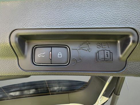 Used 2022 Ford Explorer Timberline w/ Timberline Technology Package AWD/4WD image 12