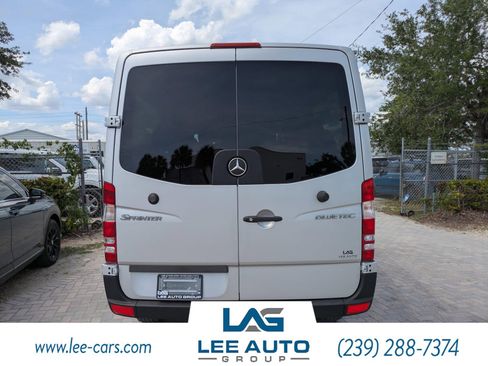 Used 2011 Mercedes-Benz Sprinter 2500 image 4