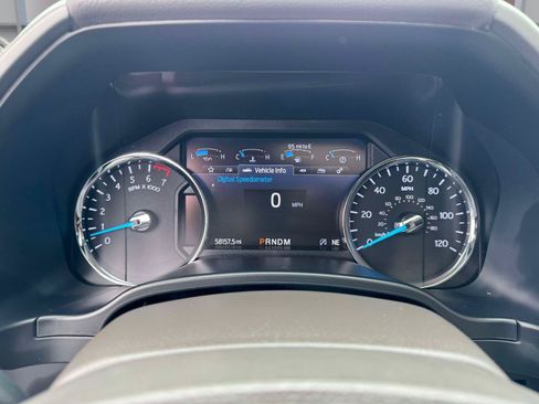 Used 2020 Ford Expedition XLT w/ Equipment Group 202A AWD/4WD image 22