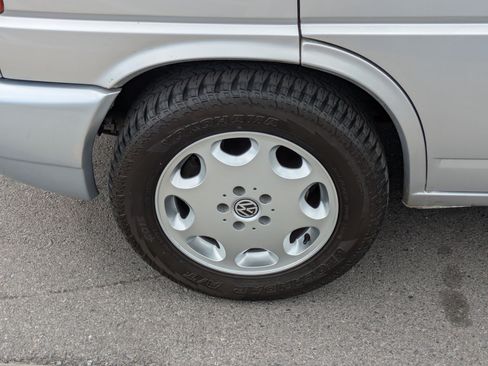 Used 2003 Volkswagen Eurovan MV FWD image 13