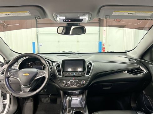 Used 2018 Chevrolet Malibu LT w/ Leather Package image 10