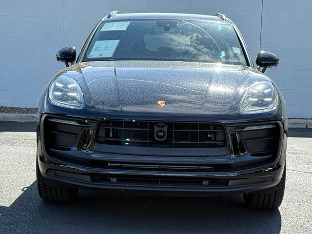 Used 2026 Porsche Macan AWD/4WD image 6