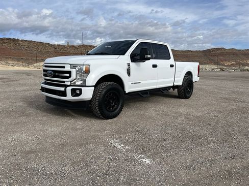 Used 2022 Ford F250 XLT w/ XLT Value Package image 3