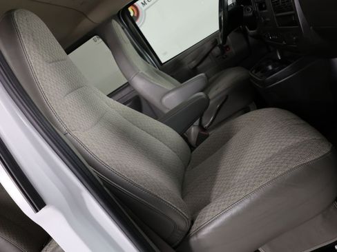 Used 2024 Chevrolet Express 3500 LT w/ LT Preferred Equipment Group RWD image 9