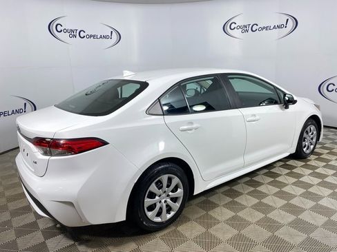 Certified 2022 Toyota Corolla LE image 7
