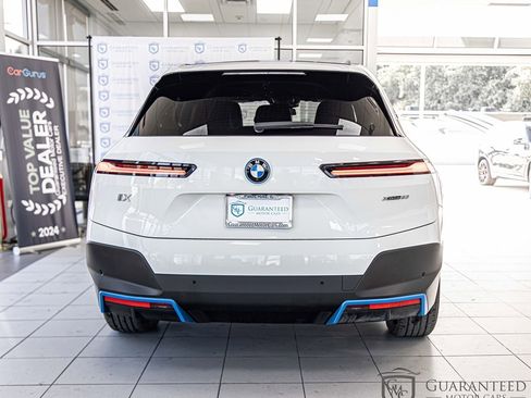 Used 2023 BMW iX xDrive50 w/ Premium Package AWD/4WD image 32