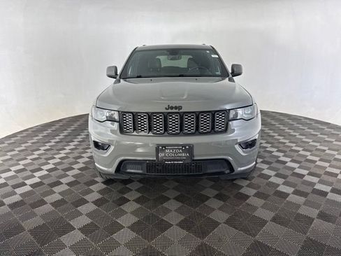 Used 2022 Jeep Grand Cherokee Laredo X AWD/4WD image 2