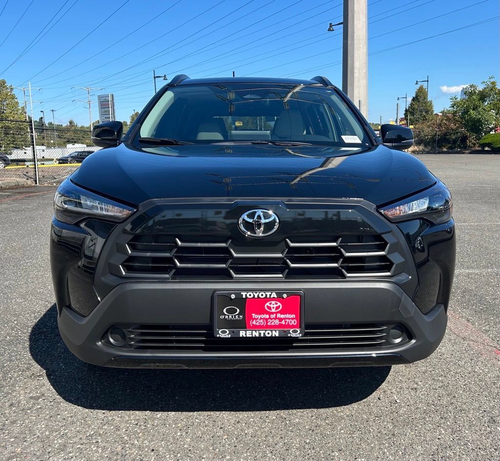 New 2026 Toyota Corolla Cross LE w/ Moonroof Package AWD/4WD image 2