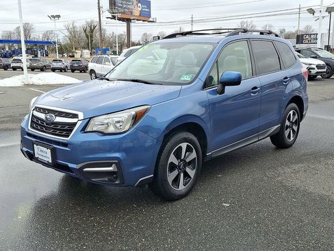 Used 2017 Subaru Forester 2.5i Premium w/ All-Weather Package image 6
