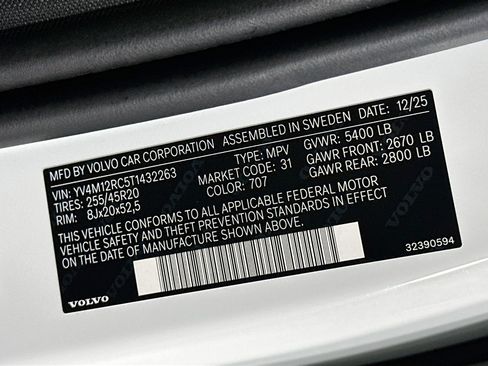New 2026 Volvo XC60 B5 Plus w/ Protection Package Premier AWD/4WD image 33