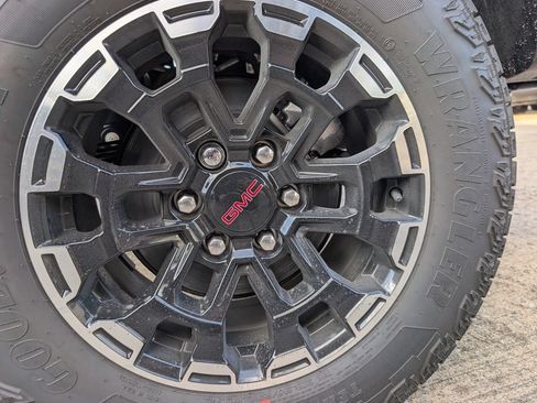 New 2026 GMC Canyon AT4 AWD/4WD image 6