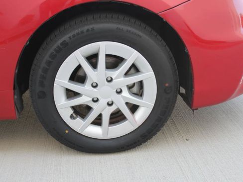 Used 2012 Toyota Prius V Three w/ Preferred Accessory Pkg FWD image 39