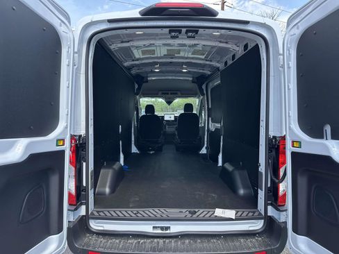 New 2026 Ford Transit 250 148 Medium Roof image 11