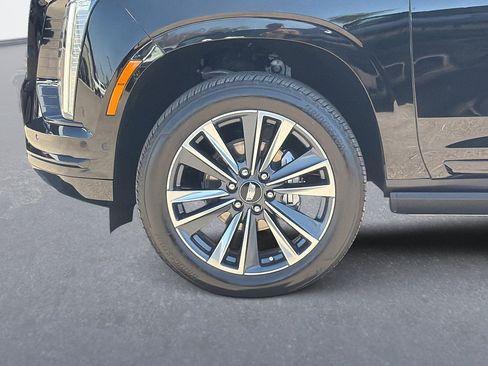 Used 2025 Cadillac Escalade ESV Sport AWD/4WD image 35