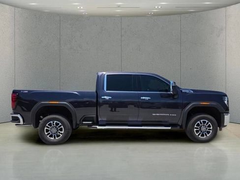 Used 2025 GMC Sierra 3500 SLT w/ SLT Convenience Package AWD/4WD image 32