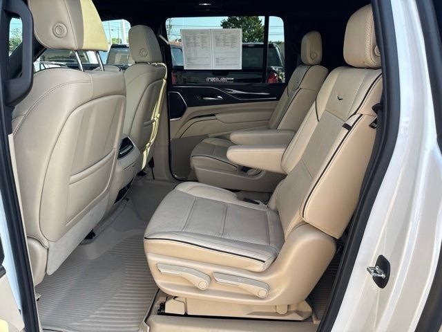 Used 2024 Cadillac Escalade ESV Premium Luxury w/ Performance Package AWD/4WD image 18