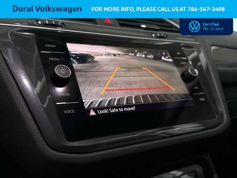 Certified 2024 Volkswagen Tiguan SE w/ Panoramic Sunroof Package FWD image 19
