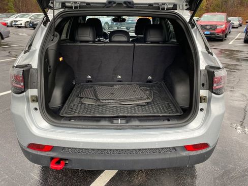 Used 2025 Jeep Compass Trailhawk w/ Trailhawk Elite Group image 30