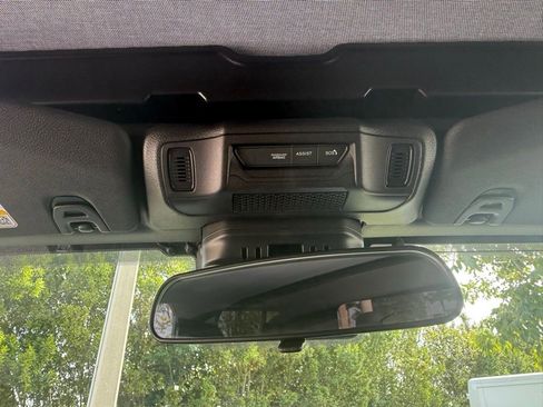 Certified 2025 Jeep Gladiator Rubicon w/ Safety Group image 13