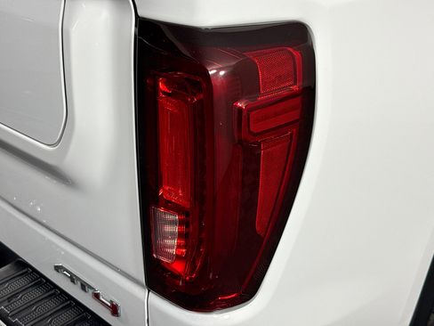 Used 2023 GMC Sierra 1500 AT4 w/ Technology Package AWD/4WD image 33