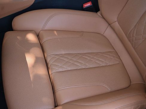 Used 2023 BMW 530e xDrive w/ M Sport Package AWD/4WD image 12