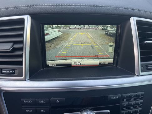 Used 2016 Mercedes-Benz GL 450 4MATIC image 31