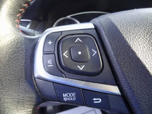 Used 2015 Toyota Camry SE image 10