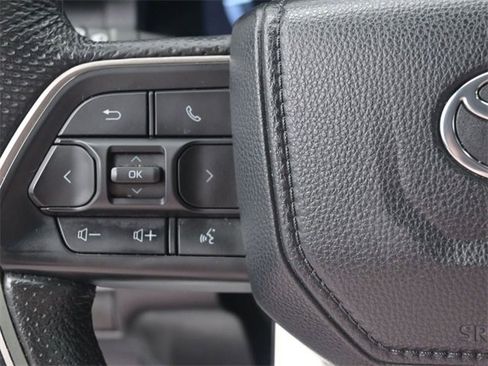 Used 2024 Toyota Tacoma TRD Off-Road image 2