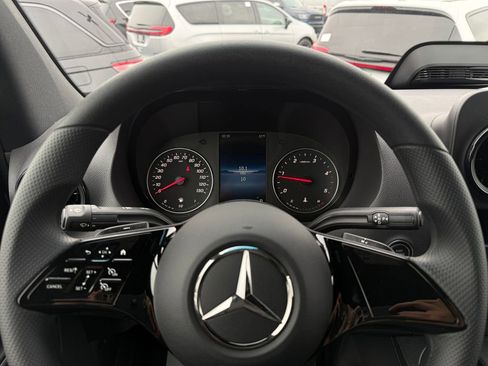 Used 2025 Mercedes-Benz Sprinter 2500 image 27