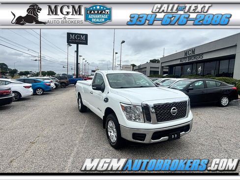 Used 2017 Nissan Titan SV RWD image 1
