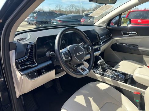 Used 2023 Kia Sportage EX image 12