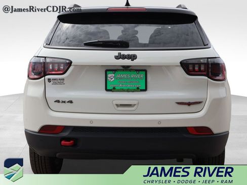 Used 2021 Jeep Compass Trailhawk AWD/4WD image 4