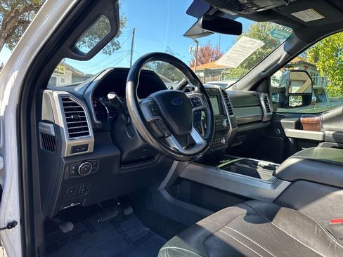 Used 2017 Ford F250 Platinum w/ Platinum Ultimate Package AWD/4WD image 15