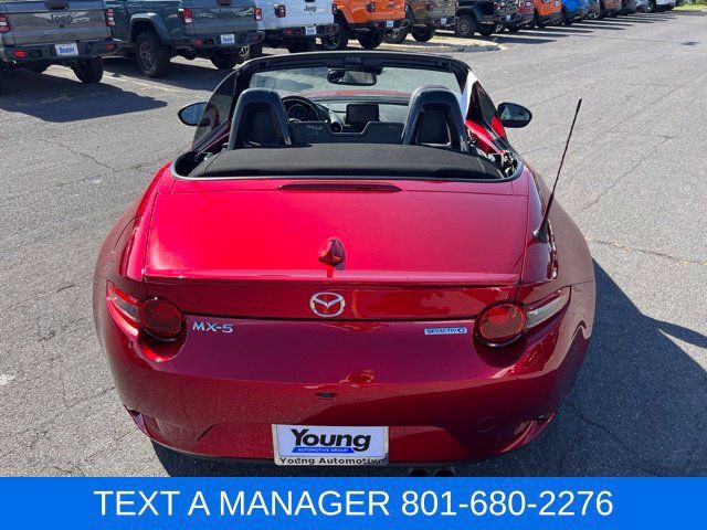 Used 2023 MAZDA MX-5 Miata Grand Touring RWD image 4