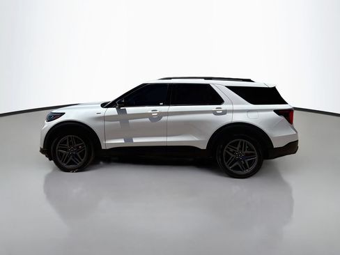 Used 2025 Ford Explorer ST-Line w/ Premium Package RWD image 4