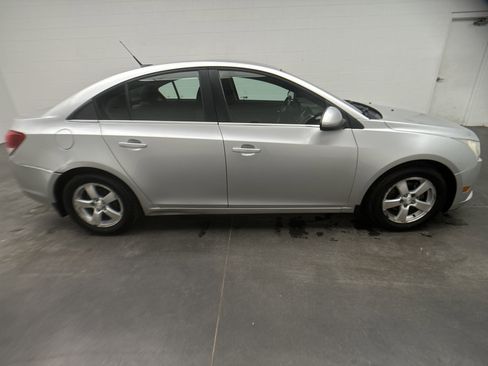 Used 2013 Chevrolet Cruze LT image 9