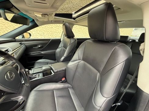 Used 2019 Lexus ES 350 350 w/ Premium Package image 18