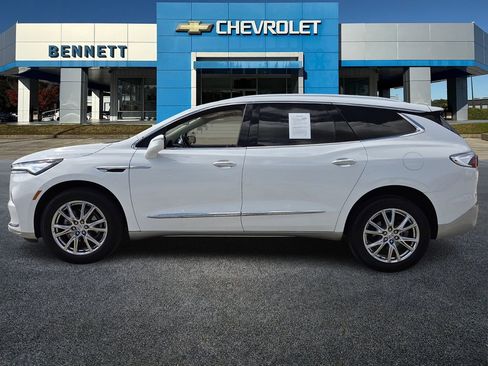 Used 2024 Buick Enclave Essence w/ Experience Buick Package image 3
