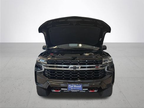 Used 2022 Chevrolet Tahoe Z71 w/ Luxury Package AWD/4WD image 4