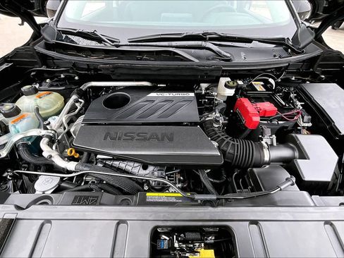 Certified 2025 Nissan Rogue SV image 32