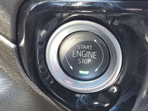 Used 2025 GMC Sierra 1500 SLT w/ SLT Convenience Package image 11