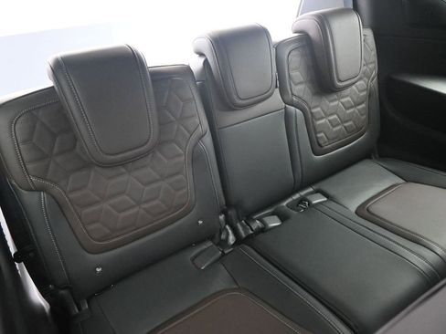 New 2026 Nissan Armada Platinum image 18