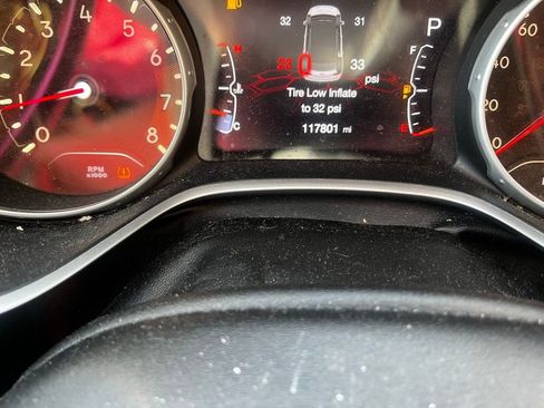 Used 2019 Jeep Compass Limited image 40