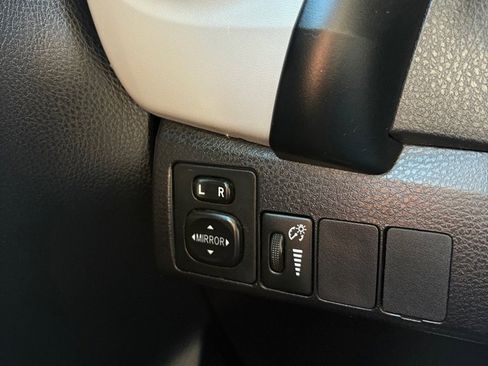 Used 2017 Toyota Corolla LE FWD image 20