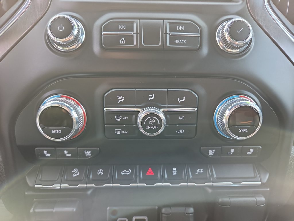 Used 2021 GMC Sierra 1500 AT4 w/ AT4 Preferred Package AWD/4WD image 17