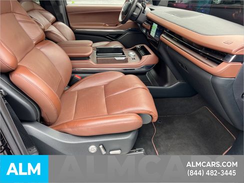 Used 2025 Lincoln Navigator Reserve AWD/4WD image 15